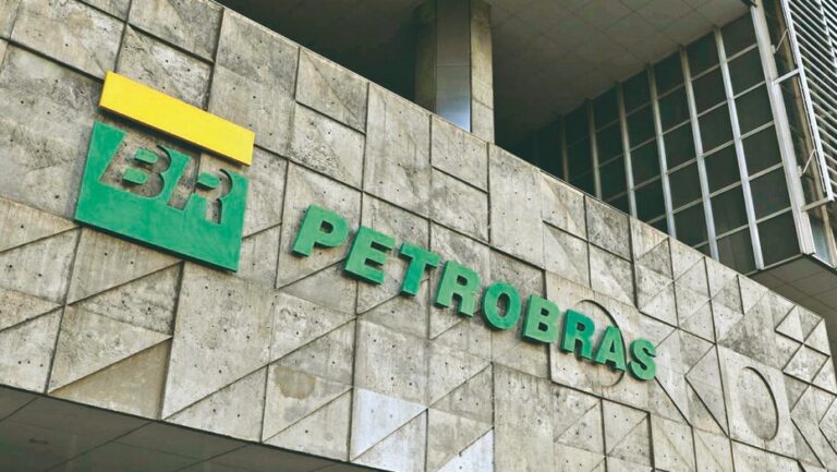 Petrobras aprova novo PDV com potencial de desligamento de 1.100 empregados