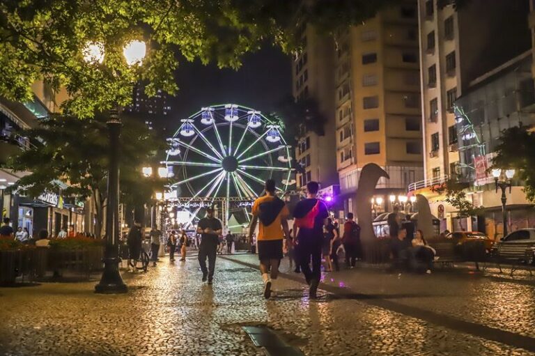 Natal de Curitiba terá circuito inédito pelo centro