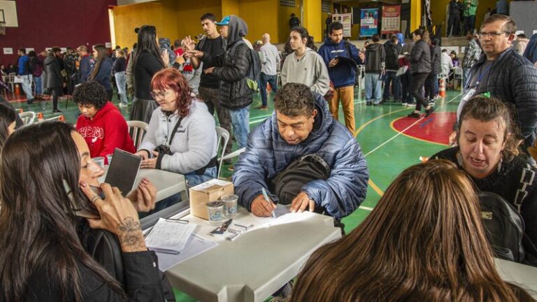 Mutirão de empregos em Curitiba oferece 4.721 oportunidades