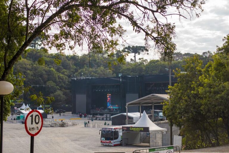 Guns N' Roses se apresenta nesta terça na Pedreira Paulo Leminski