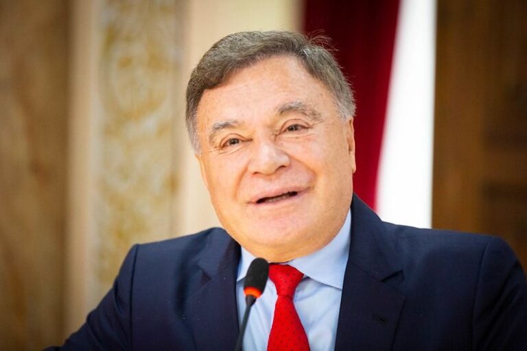 Álvaro Dias anuncia saída do Podemos: 'sonhos foram sepultados'