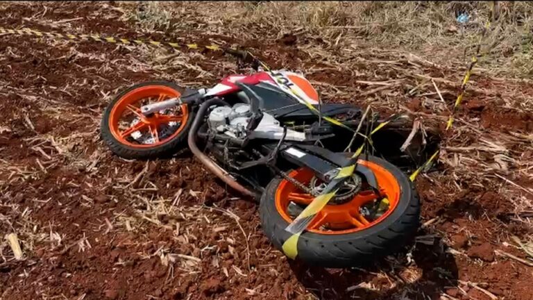 Colisão fatal de motociclista em placa na PR-486