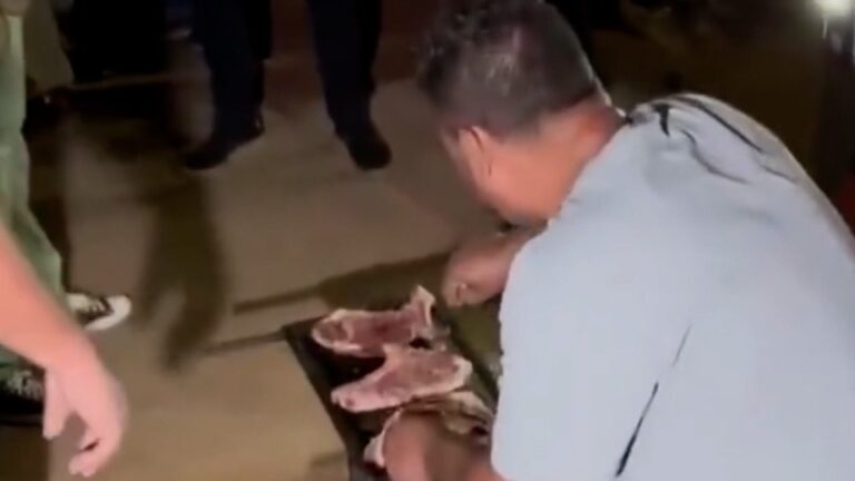 Amigos fazem churrasco em velório para homenagear homem que morreu de infarto