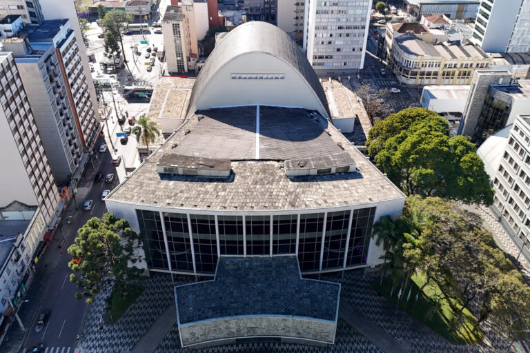 Teatro Guaíra recebe revitalização histórica após 50 anos