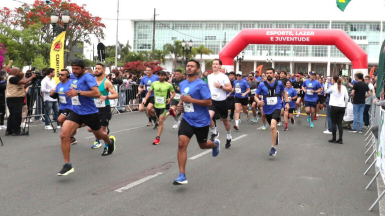 Mais de 6 mil pessoas participam da 1ª corrida de rua da Assembleia Legislativa do Paraná