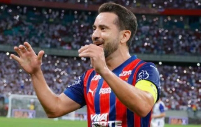 Everton Ribeiro se recupera de cirurgia e agradece apoio