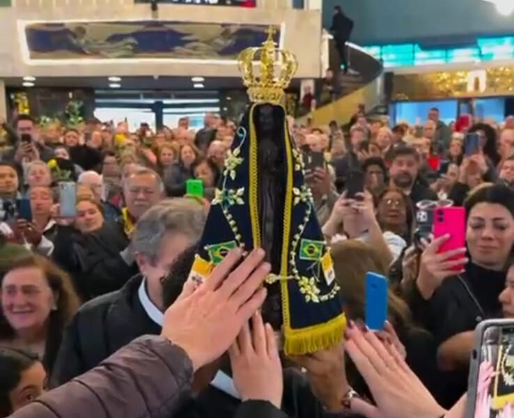 Imagem Peregrina de Nossa Senhora Aparecida chega a Curitiba