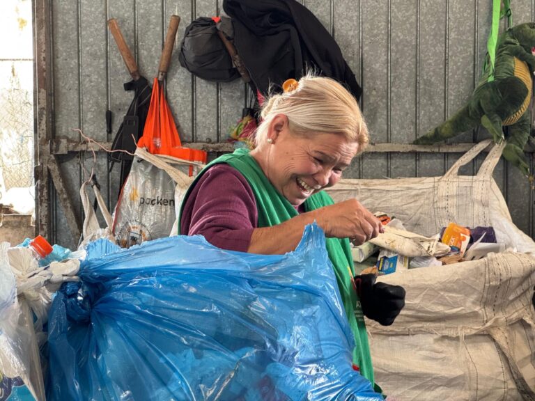 Documentário destaca mulheres na reciclagem