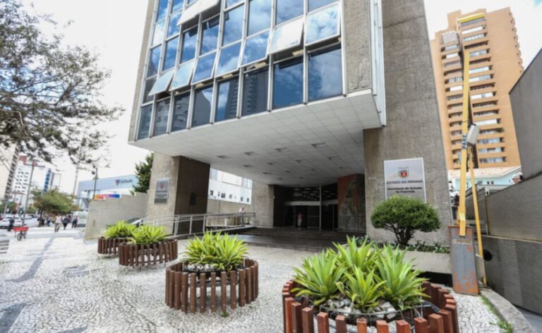 Próximo concurso no Paraná oferece vagas com salário de quase R$ 13 mil