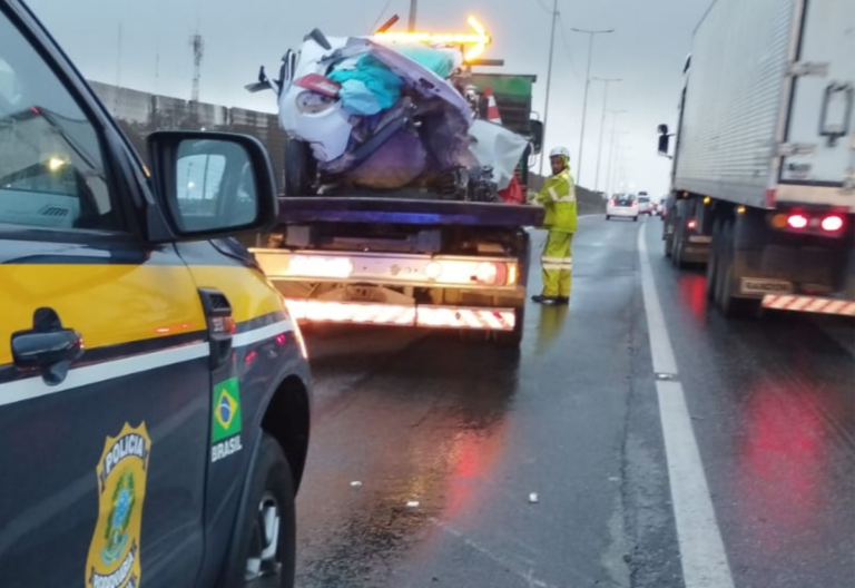 Acidente na BR-376 causa ferimentos leves em São José dos Pinhais