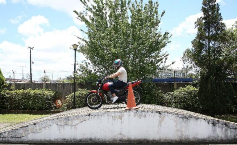 CNH para moto: exames práticos no Paraná não terão mais rampa como obstáculo
