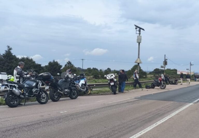 Acidente grave entre motocicletas na BR-277 deixa dois feridos