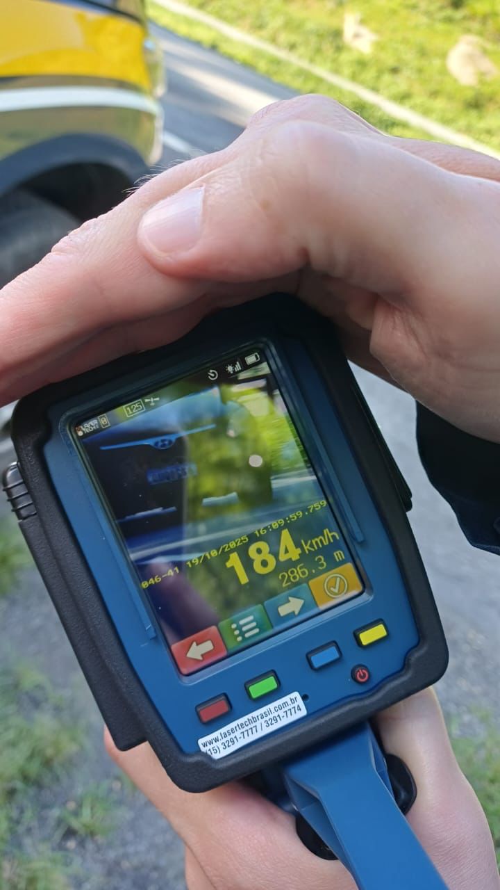 Motorista multado em R$ 880 por velocidade excessiva na BR-277