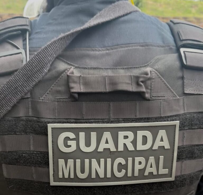 Mulher é assassinada a facadas em Araucária; marido preso como suspeito