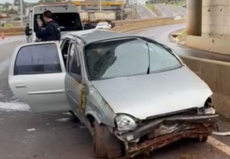Suspeito em fuga da PRF morre após capotamento no Paraná