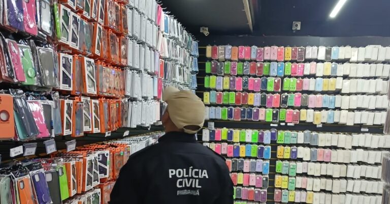 Operação em Curitiba apreende 16 mil capas de celulares falsificadas