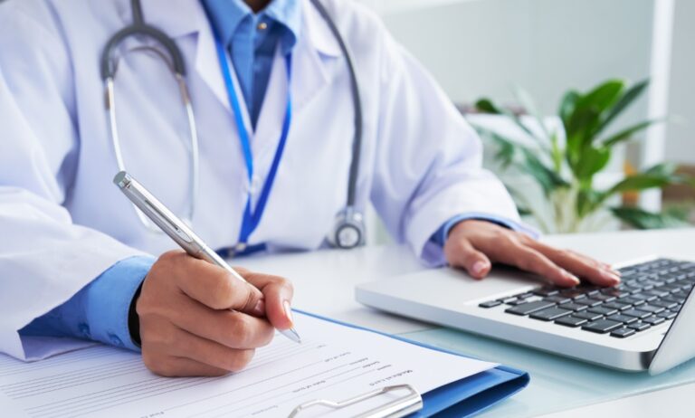 Psiquiatra denunciado por abusos em consultório