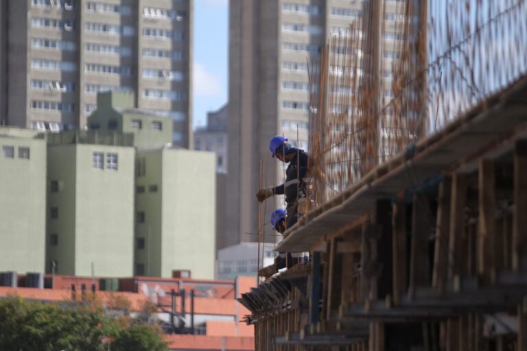 Setor da construção no Paraná mostra resiliência e motor de oportunidades