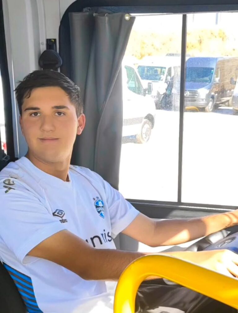 Dalton Neto e o viral do hino dos ônibus em Curitiba