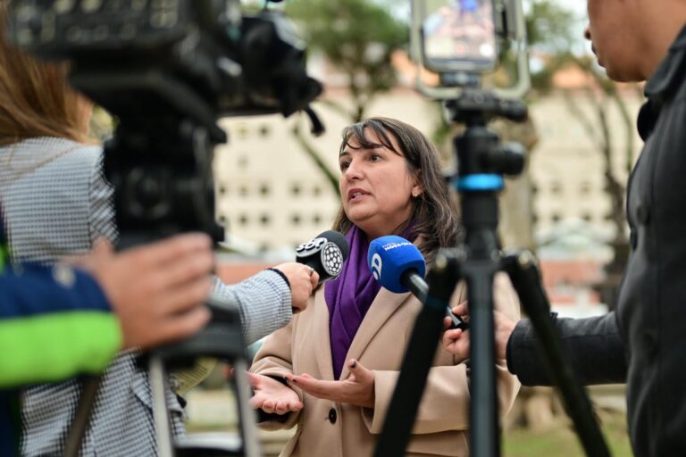Professora Angela apresenta alegações finais em processo de cassação de mandato
