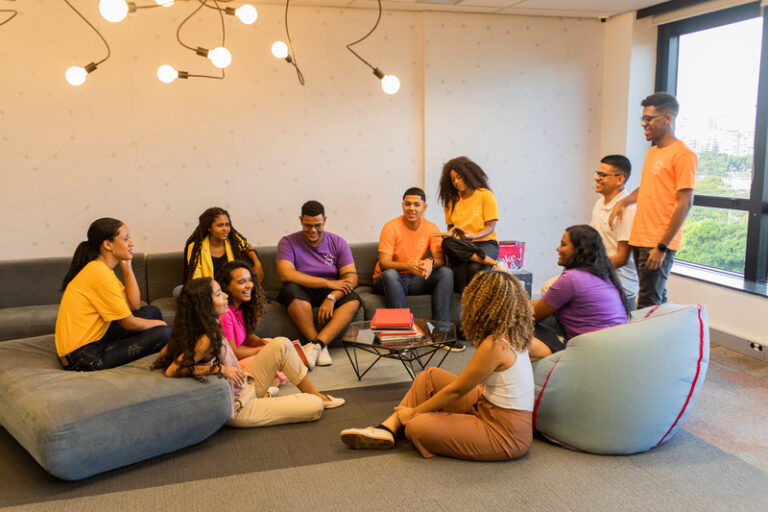 Coletivo Coca-Cola Jovem abre 15 mil vagas para jovens