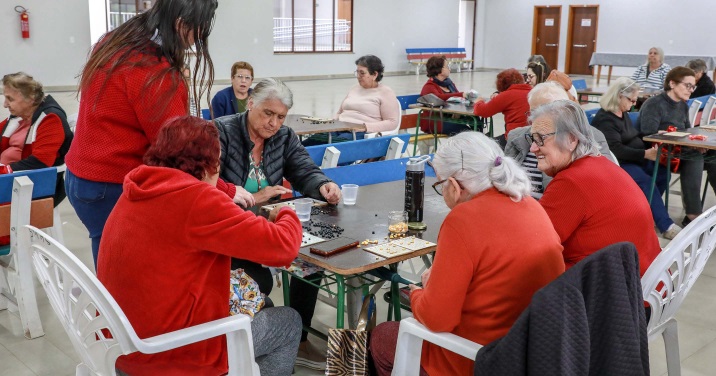 Cuidadores de idosos no Paraná receberão bolsa de R$ 759 mensalmente