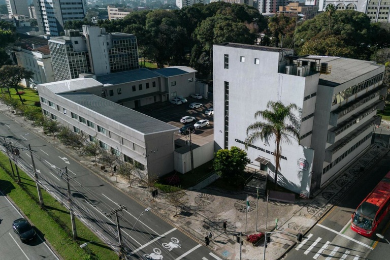 Câmara de Curitiba anuncia concurso para novo prédio