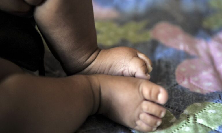 Crescimento da cabeça do bebê no primeiro ano pode influenciar QI na vida adulta