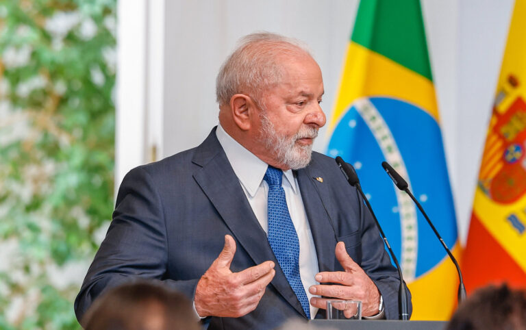Lula lidera cenários de primeiro turno para as eleições de 2026