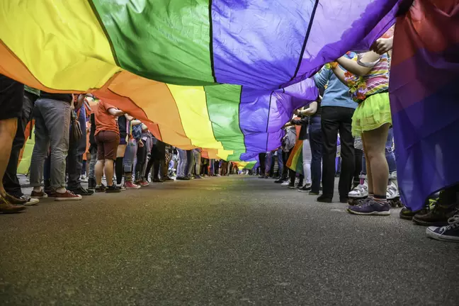 Análise de proposta sobre restrição da participação de crianças em eventos LGBTQIA+