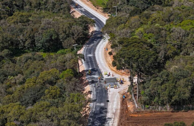 Pavimentação entre Mandirituba e São José dos Pinhais avança 40% em execução