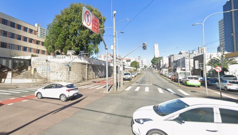 Bloqueio na Avenida Sete de Setembro para obras de drenagem