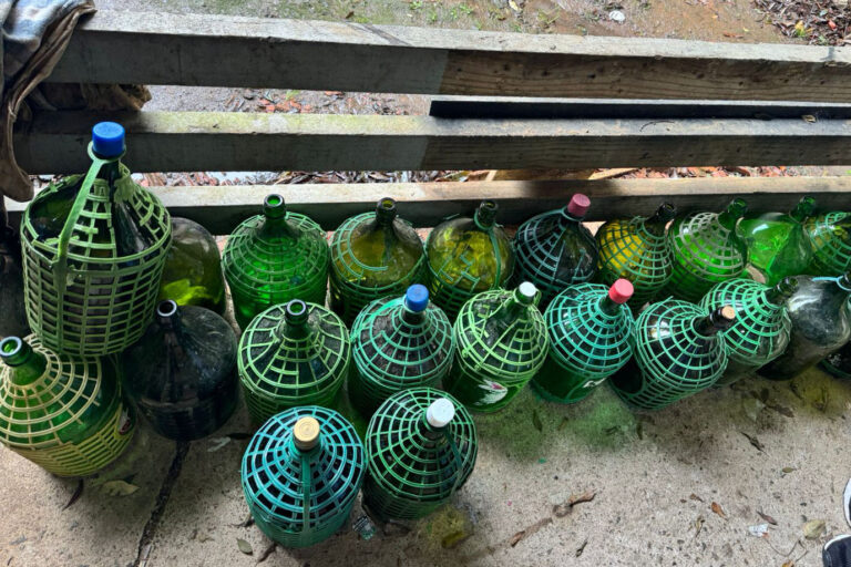 Homem preso por armazenar bebida alcoólica em Curitiba