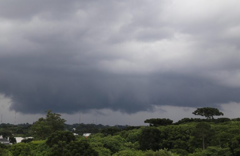 Previsão de temporais no Paraná para o fim de semana